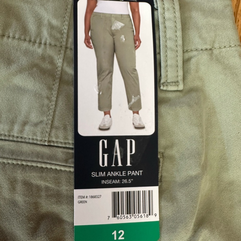 GAP NWT Slim Ankle Pants green 26.5” inseam size 12, 16”Waist